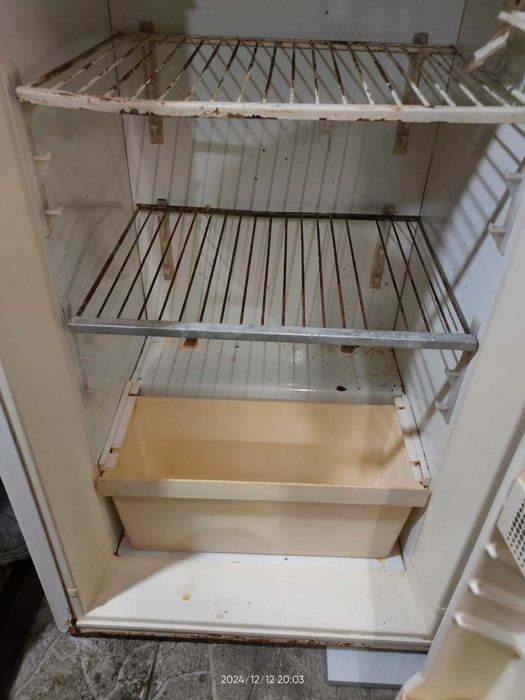 Продам холодильник днепр 2