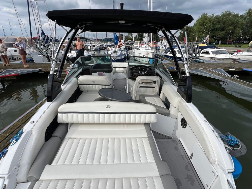Cobalt 24SD Łódź motorowa