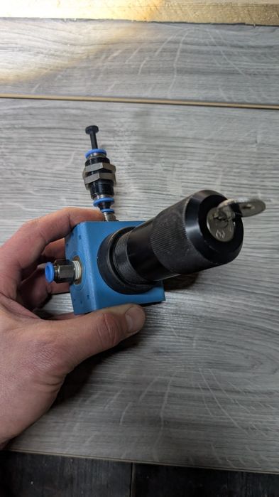 Regulator ciśnienia FESTO LR-1/4-S-B