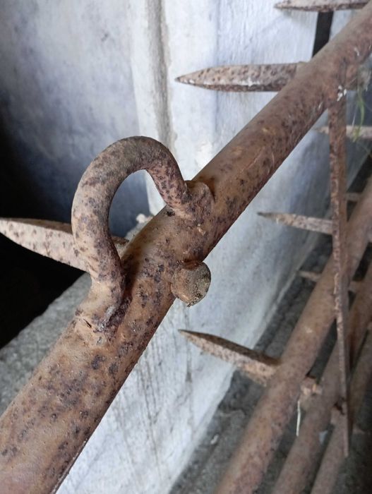 Grade de bicos antiga