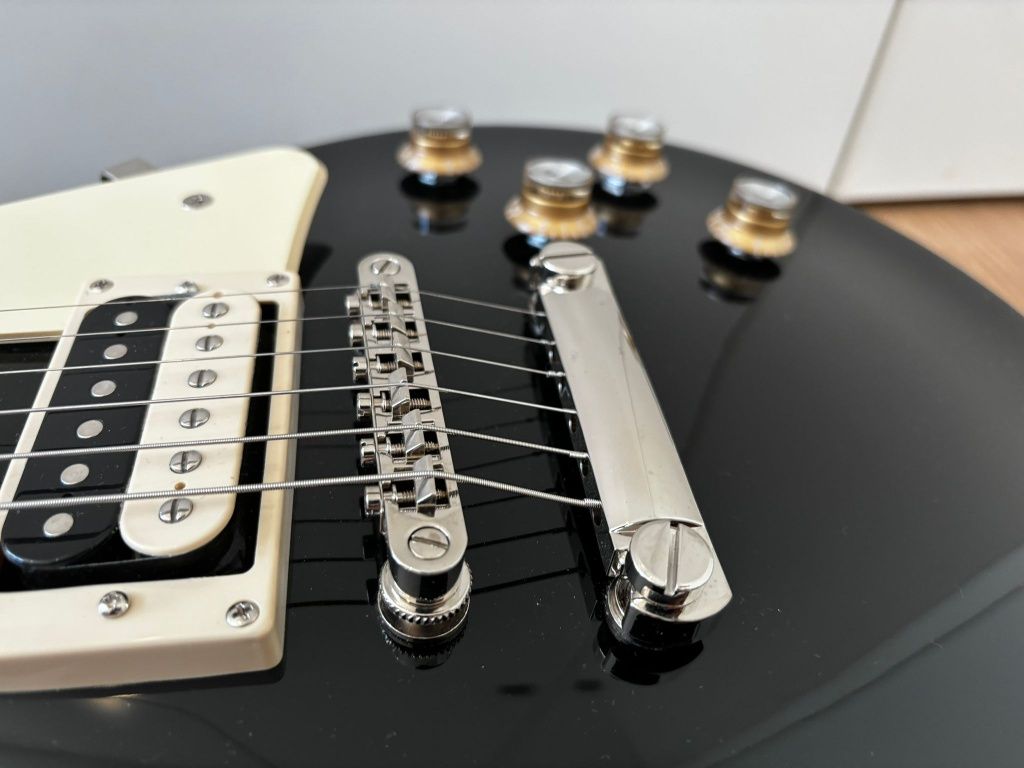 Guitarra Les Paul Classic Ebony