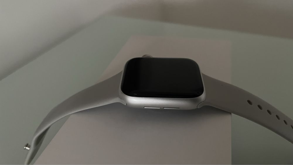 Apple Watch 4 Silver Aluminium Case