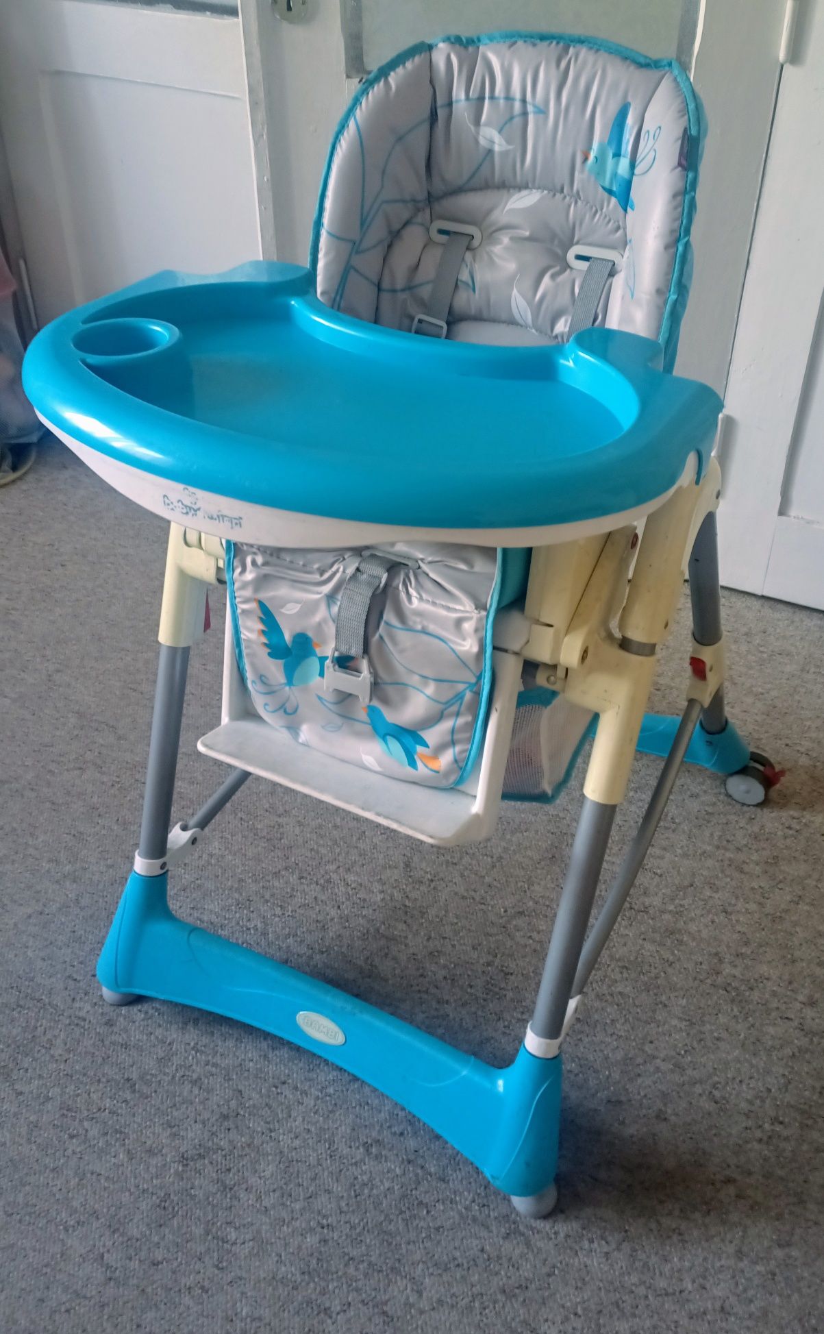 Bezpieczny fotelik do karmienia Baby Design BAMBI składany, 2 nakładki