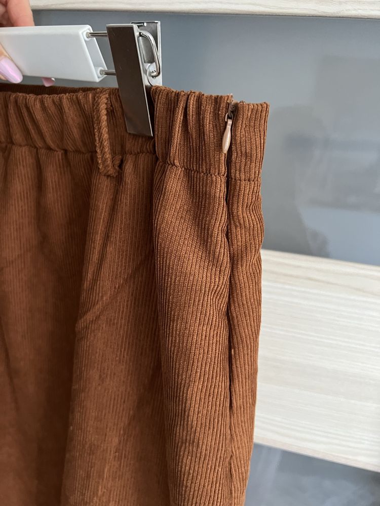 Nowa spódnica w kolorze ceglastym rudym rozmiar L/XL (40/42) .