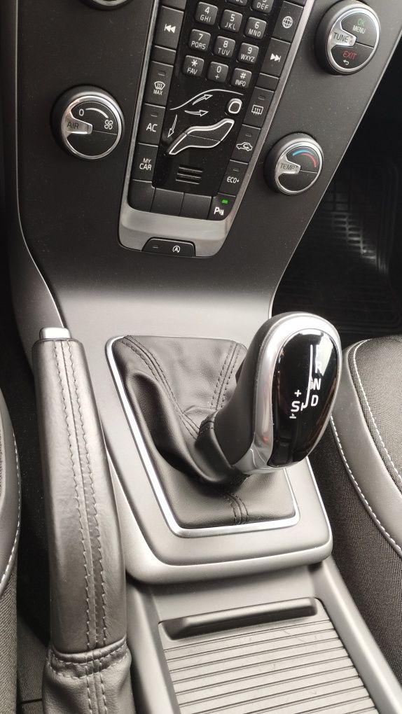 Volvo v40 T3 Como Novo