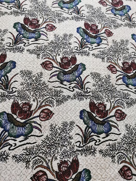 Elegancki obrus / narzuta z Wietnamu – orientalny kwiatowy wzór