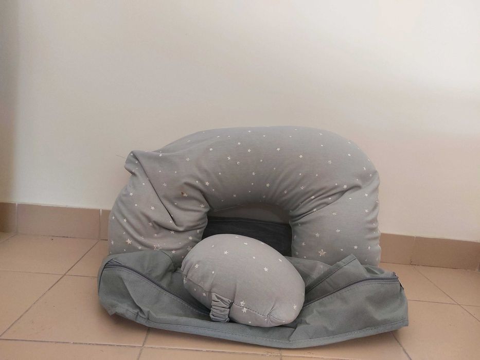 Almofada de amamentação com apoio de cabeça