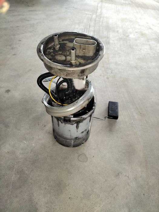 Passat B5 Lift 1.9 TDI pompka pompa paliwa 3B0.919.050 / B i inne