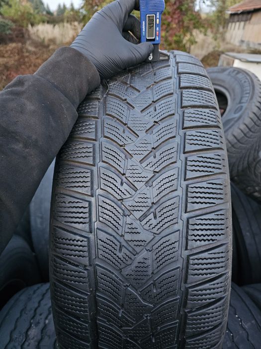 2 sztuki używanych opon zimowych Dunlop 235/60R18