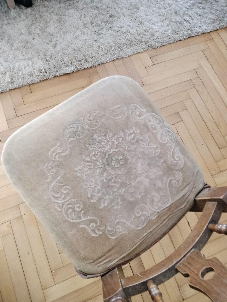 Krzesło,drewno.prl
