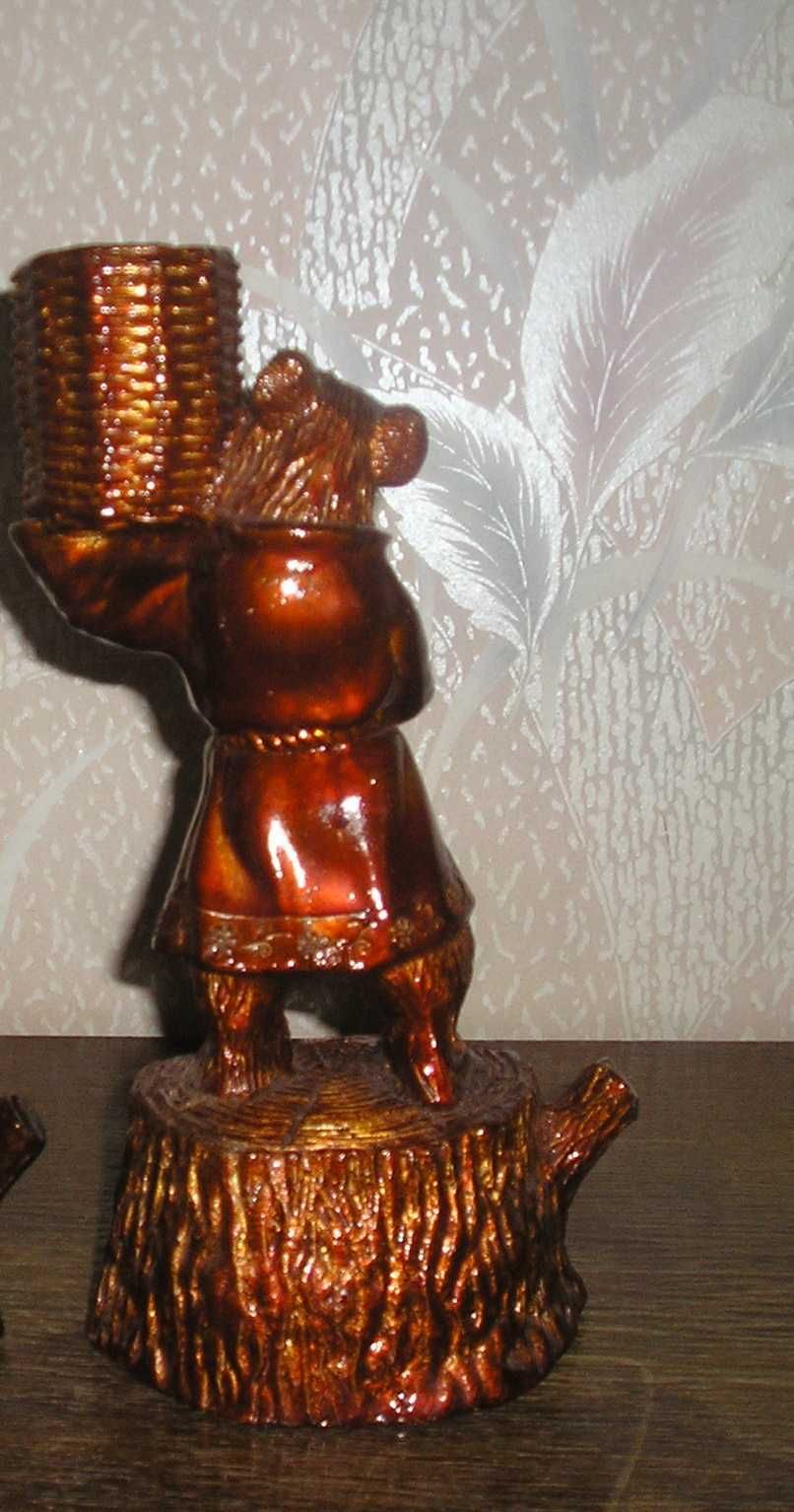 Статуэтка: Медведь с корзиной. СССР (Луганский станкостроительный заво