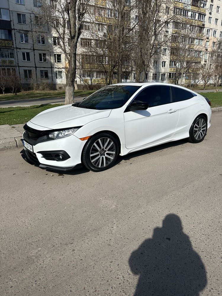 Honda Civic X coupe