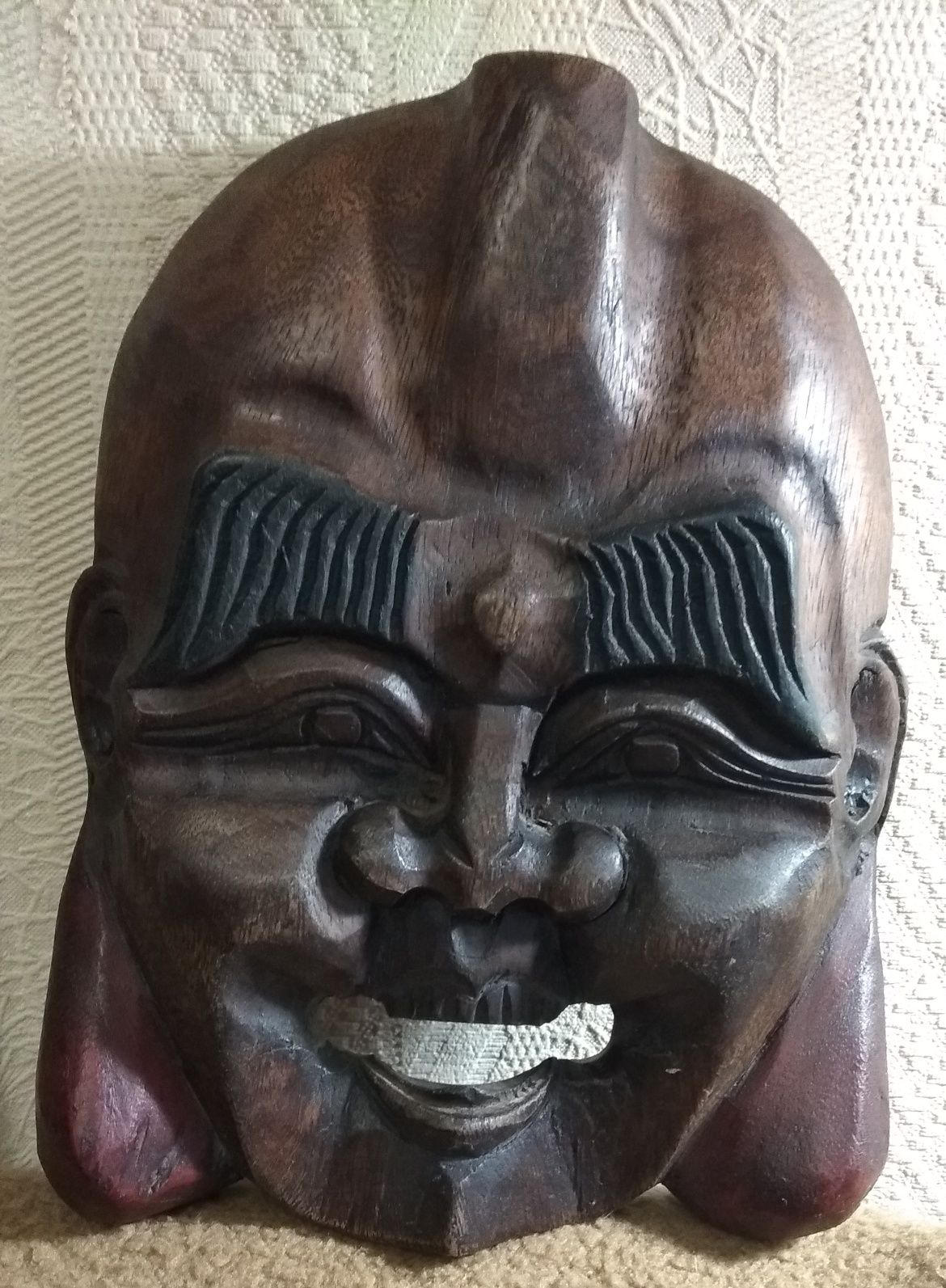 Деревянная маска Смеющегося Будды