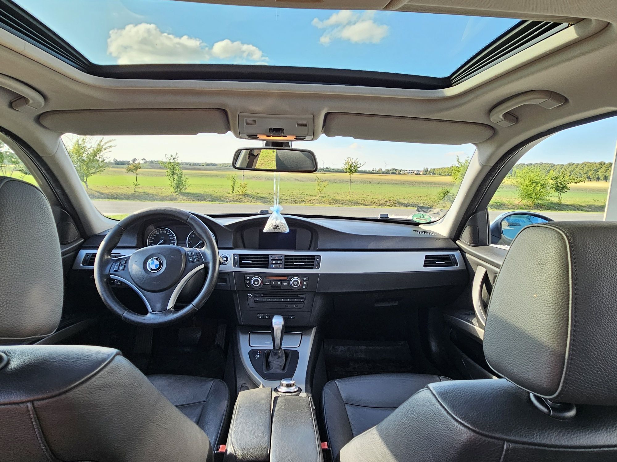 Bmw e90 2.0 150km Automat * Doinwestowana * Skóra * Czujnik*Szyberdach