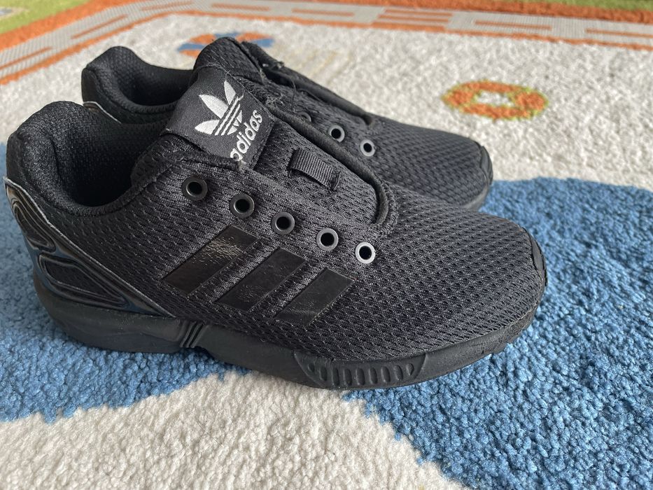 Продам дитячі кросівки adidas 29р
