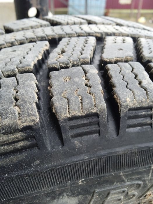 Продам шини зимові