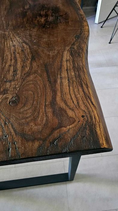 Stół drewniany do jadalni