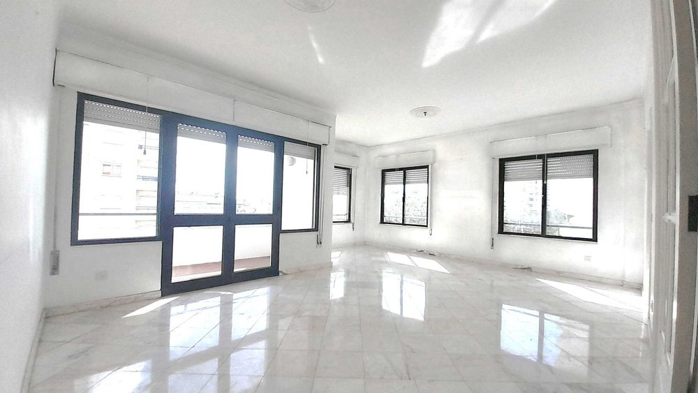 T3 no centro de Loulé junto ao Coreto, único apartamento no piso