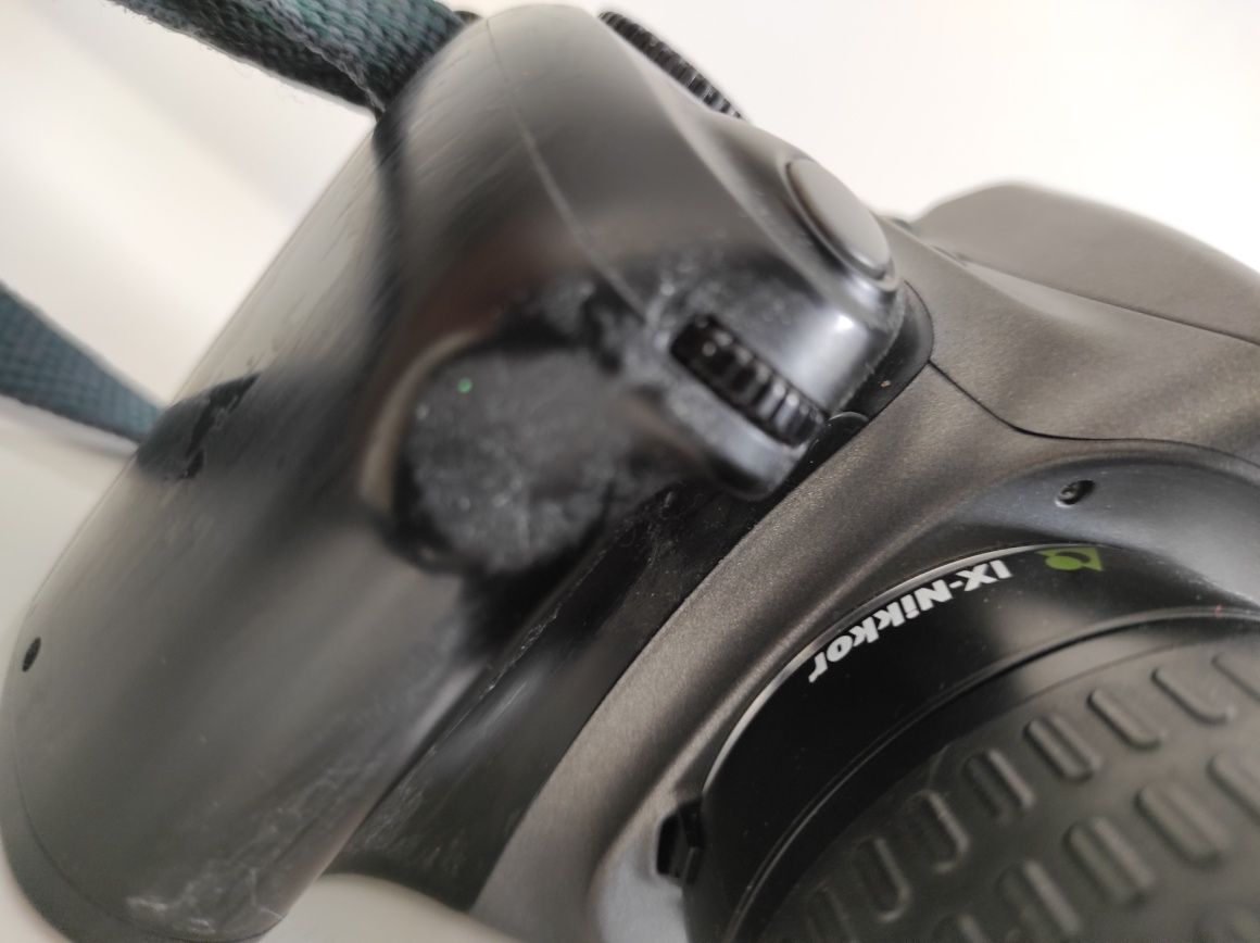 Máquina fotográfica Nikon Pronea 600i com lente 24-70mm