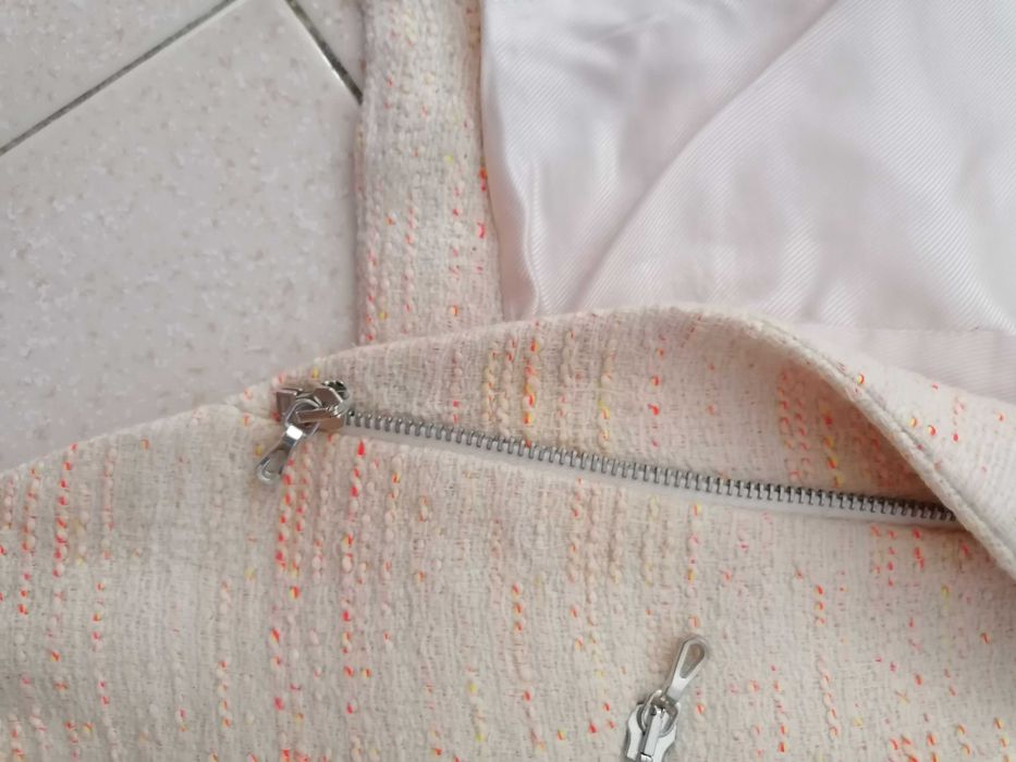 Casaco com fechos da Zara, tamanho Xs