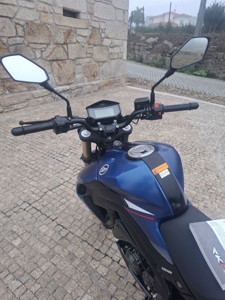 Keeway Rkf 125 de 12/2023 com livro de revisões