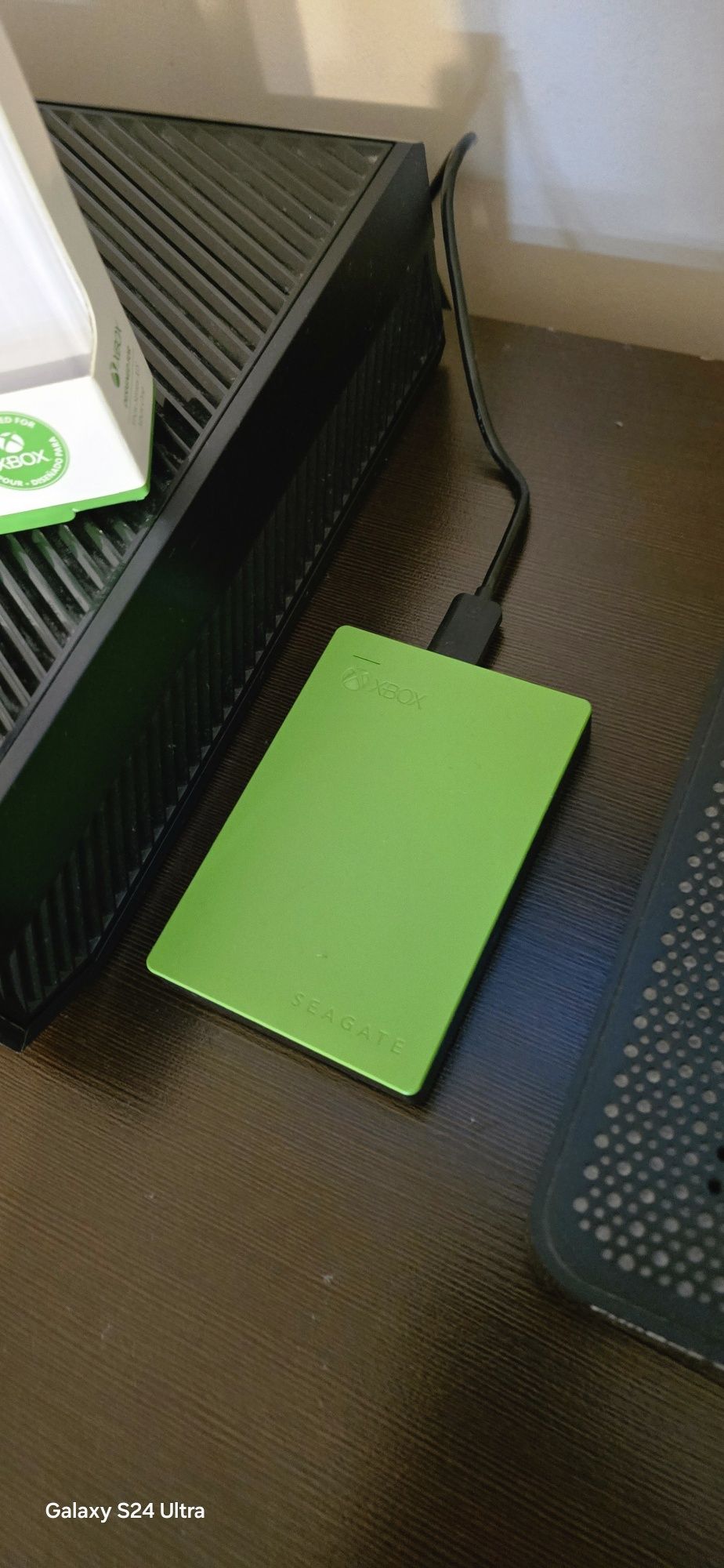 Sprzedam konsolę Xbox One.