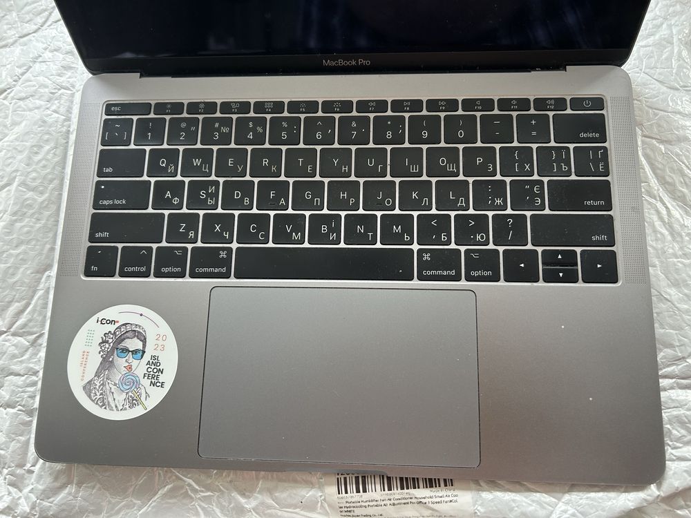 Macbook Pro 2017 8/128, под ремонт или запчасти