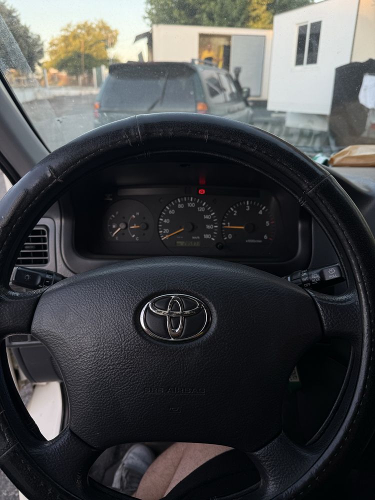 Toyota hiace 2009