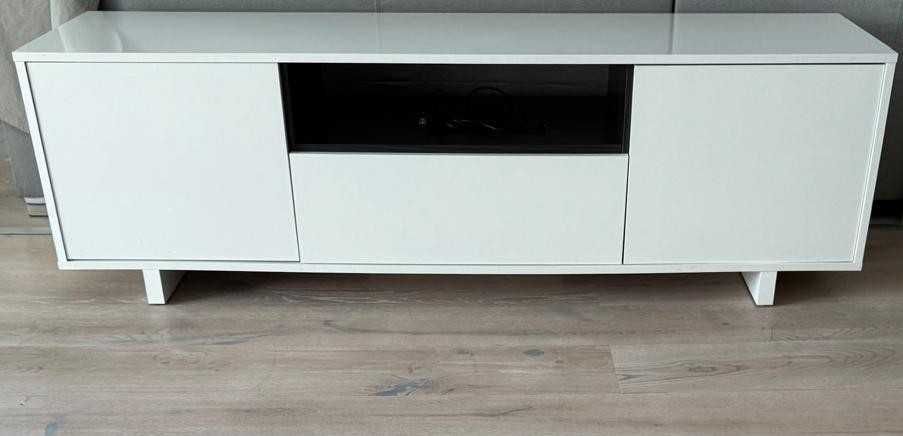 Móvel Aparador ideal para TV