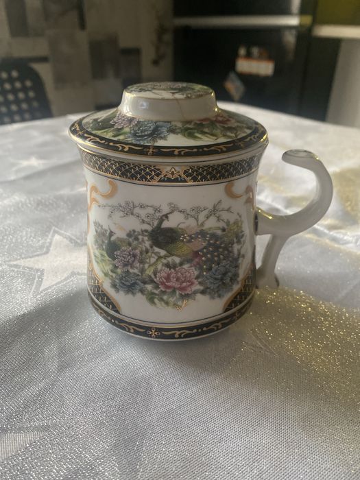 Kubek do herbaty z pokrywką