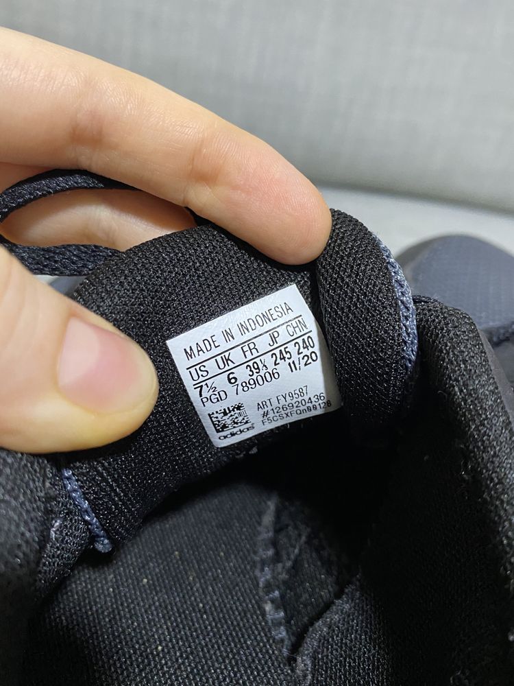 Женские кроссовки Adidas Response Run