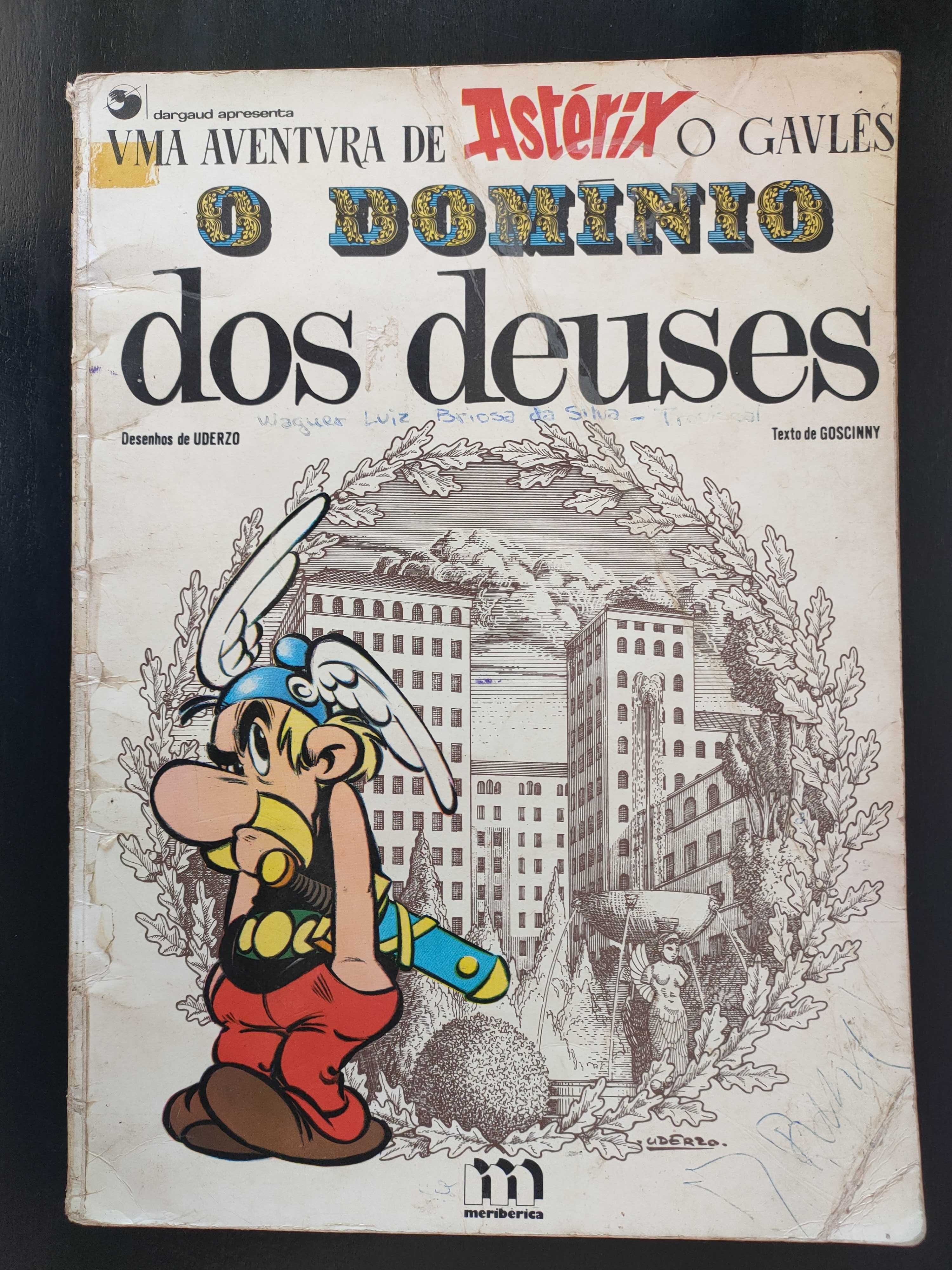 Vários álbuns de Astérix