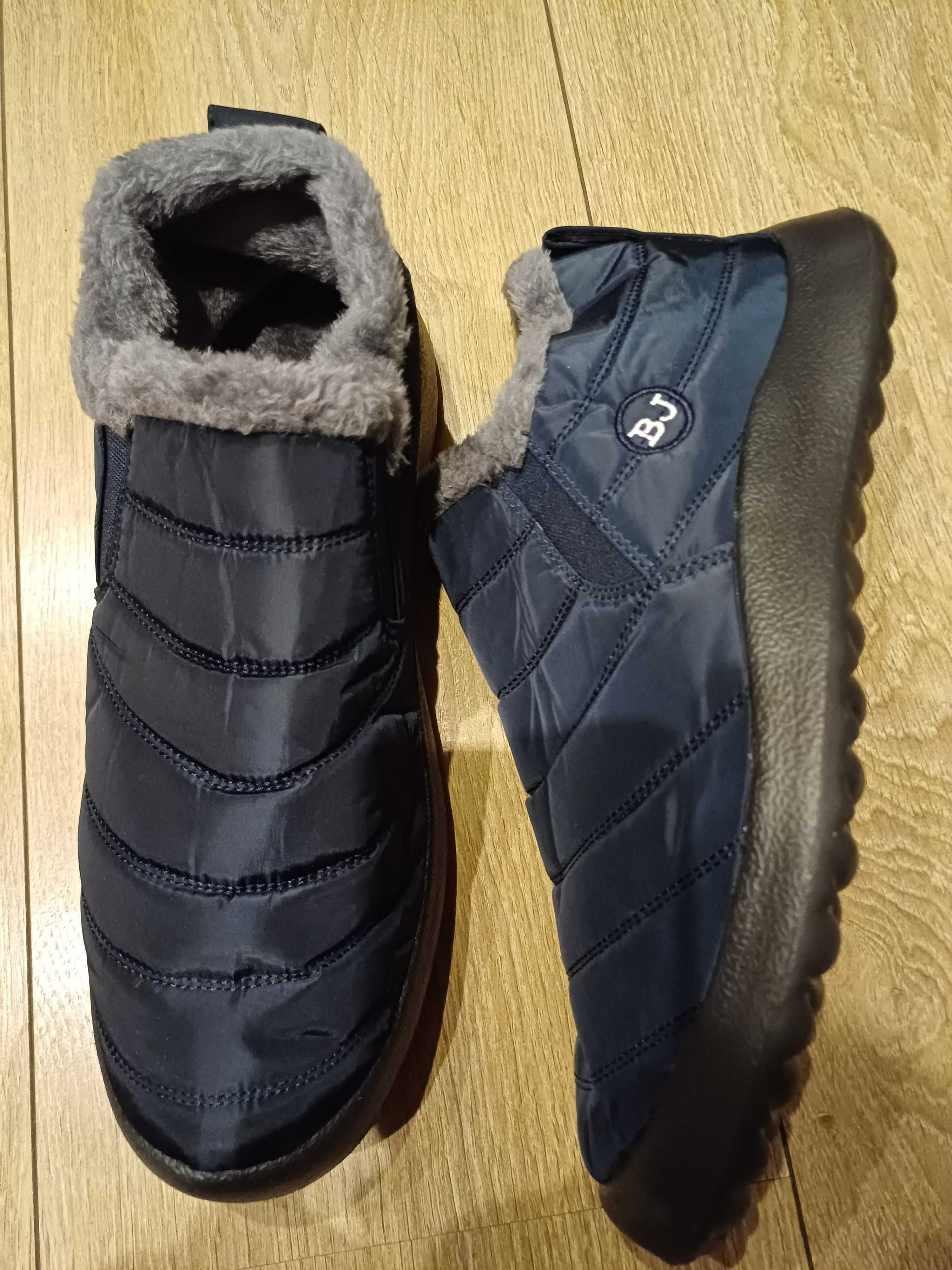 Зимние водонепроницаемые мужские ботинки. Размер 45.