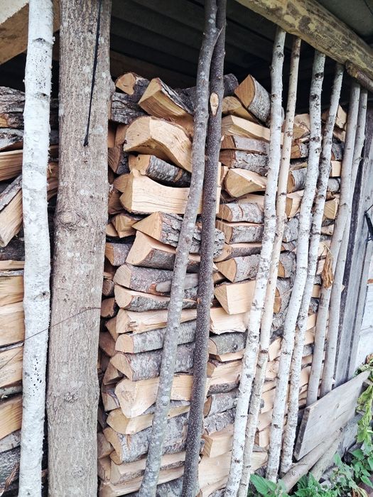 Продам рубані дрова  сухі ..+380685045361 Без доставки