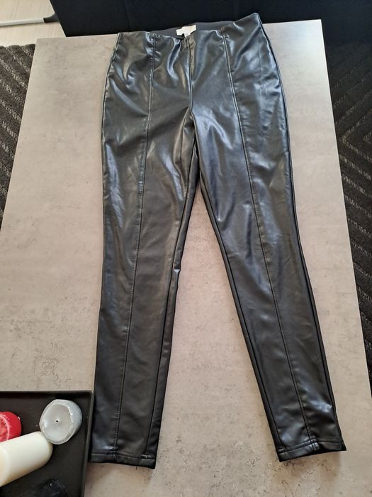 Spodnie damskie skórzane czarne HM  M/L,przeszycia