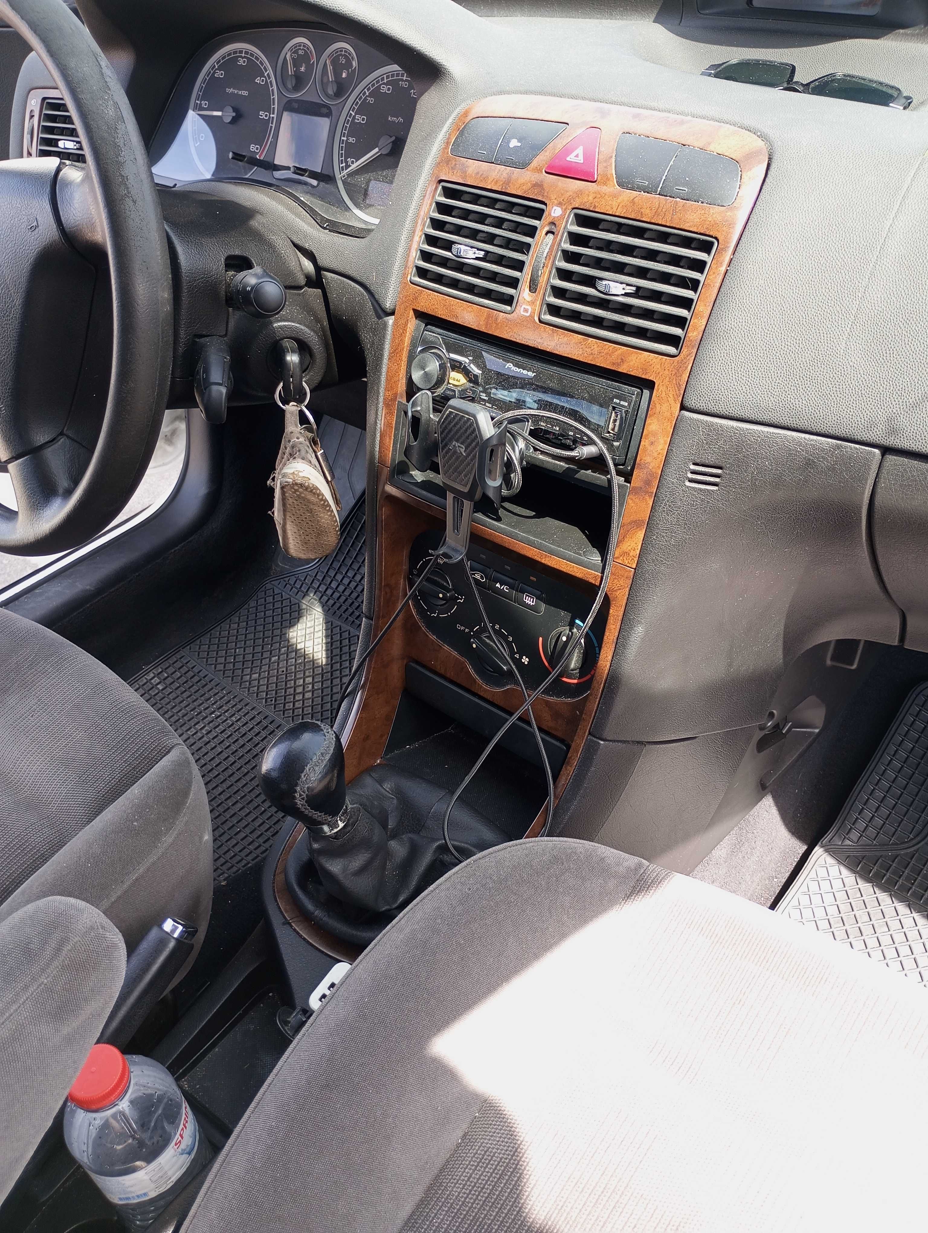 Carro impecável IUC pago a circular perfeitamente