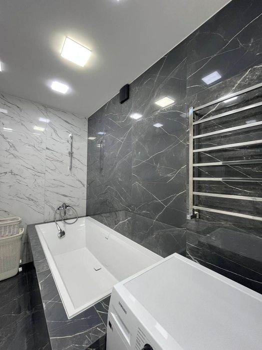 Продаж великої 3к квартири для сім'ї, з гаражем