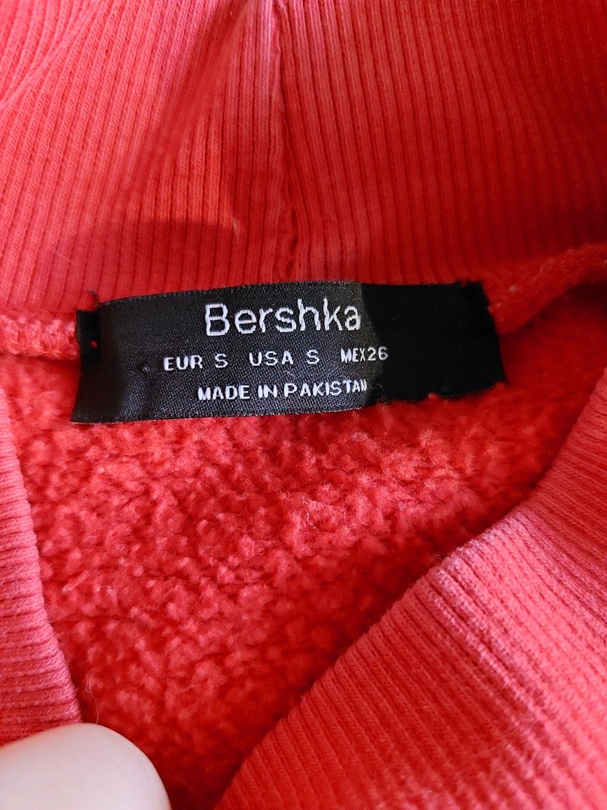 червоний світшот bershka