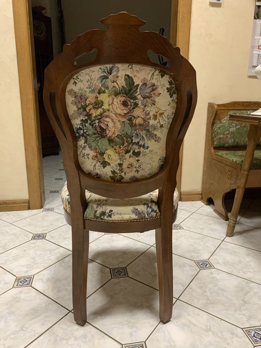 Стільці  4 шт. в столову кімнату