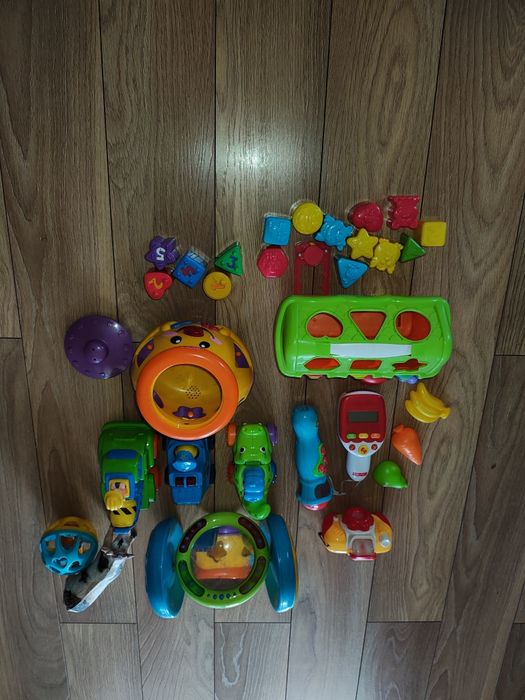Zestaw zabawek dla malucha