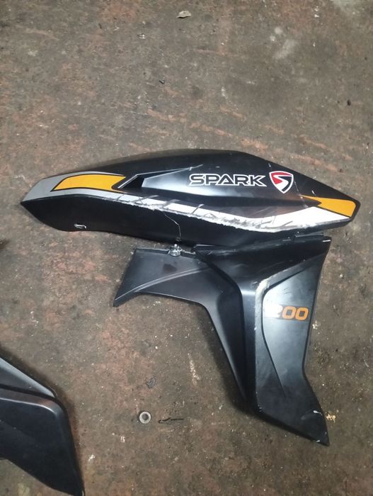 Пластик бака Спарк 200-28 бу
