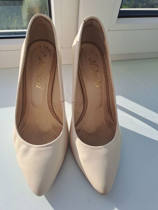 Шкіряні туфлі-лодочки на шпильці