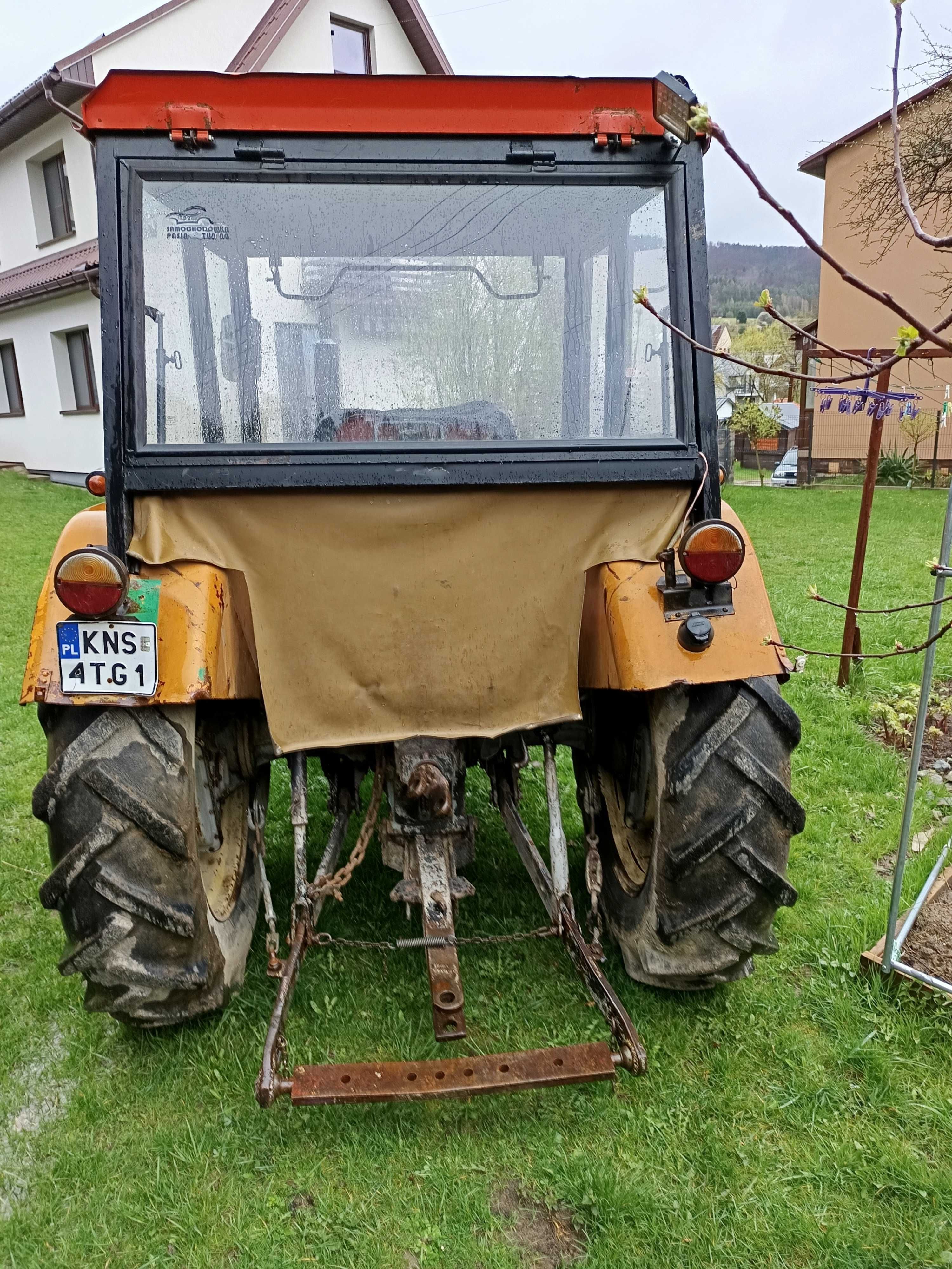 Ciągnik URSUS C330