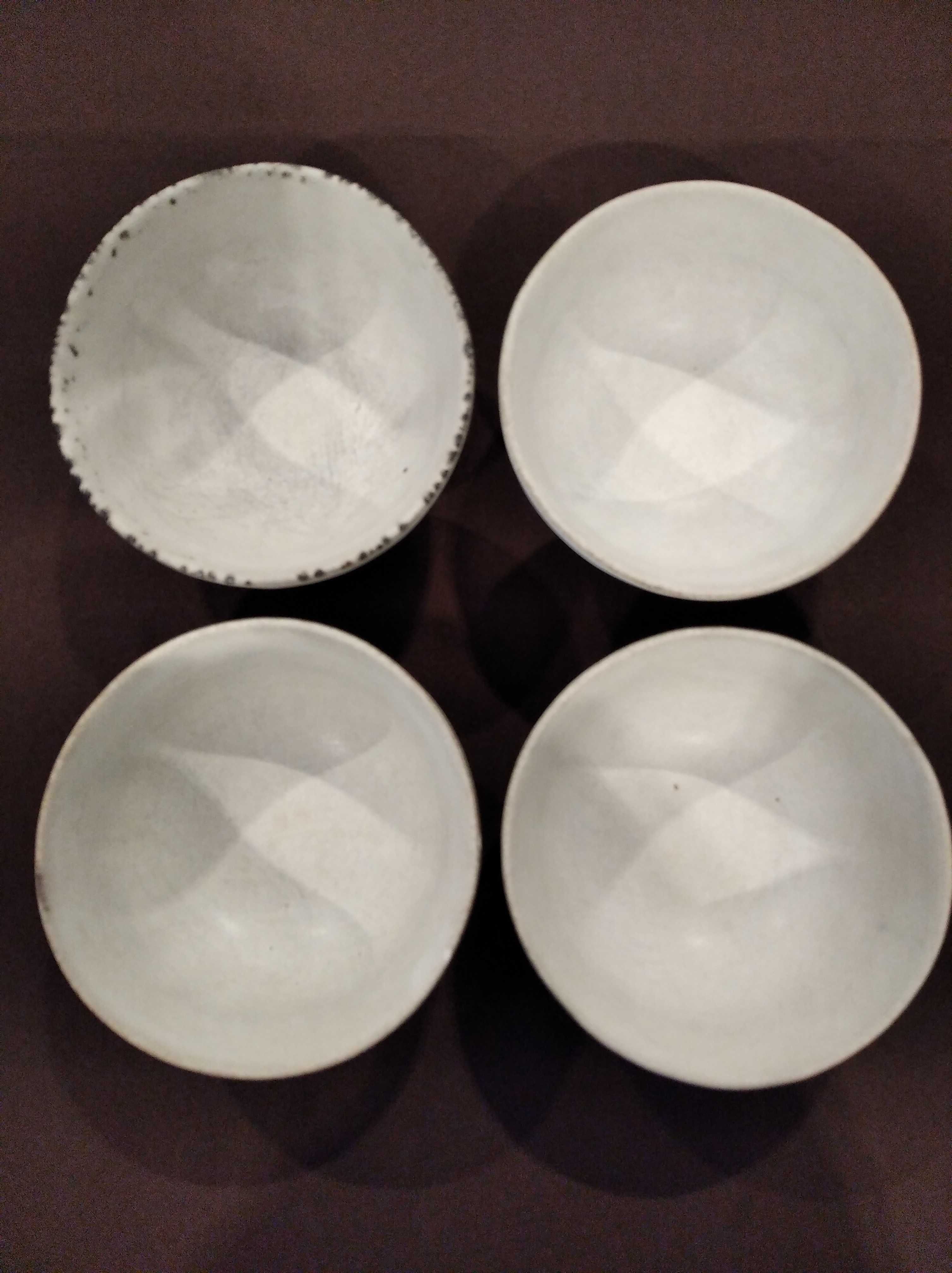 Taças beges queimadas rústicas