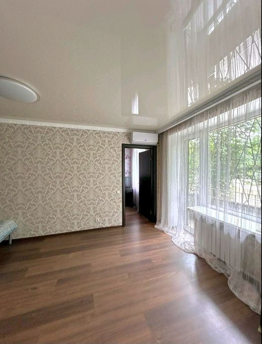 Сдам 2 кв. Сталинка Свободы с видом на сквер с фонтанами 11000 грн