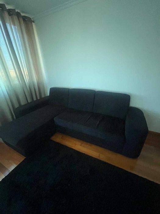 Sofá com Chaise Lougue  Bom Estado