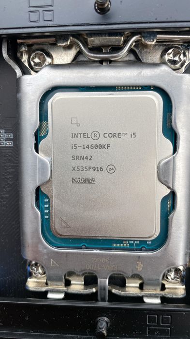 Z790 PRO X WIFI 7 + i5 14600kf