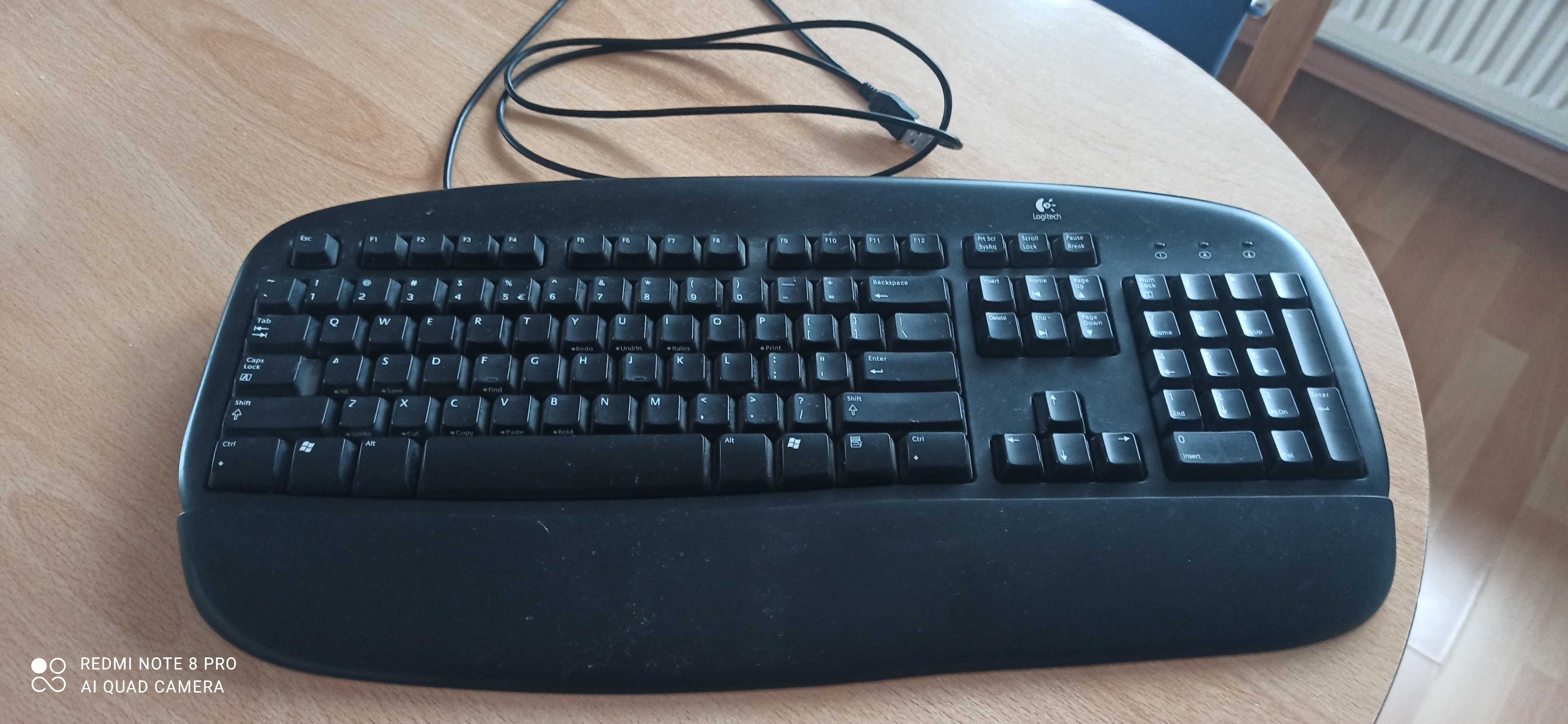 Klawiatura przewodowa Logitech.