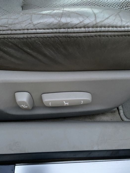 Продам LEXUS GS-300.