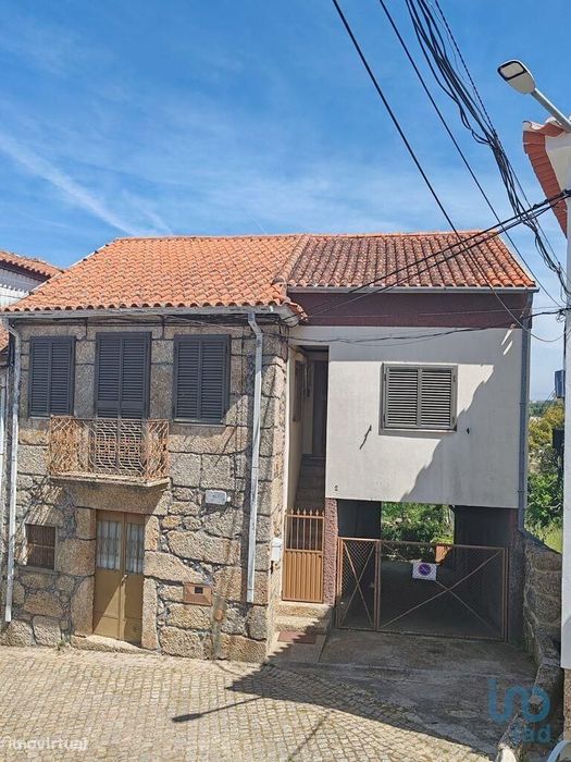 Casa / Villa T4 em Oliveira do Hospital e São Paio de Gramaços de 66,0